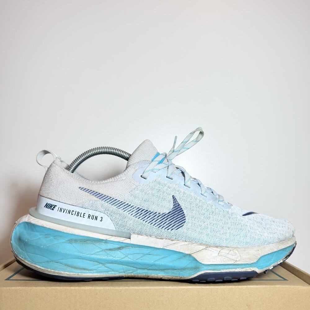 Nike ZoomX Invincible Run 3 Mens Size 10 White Blue Flyknit Athletic Running